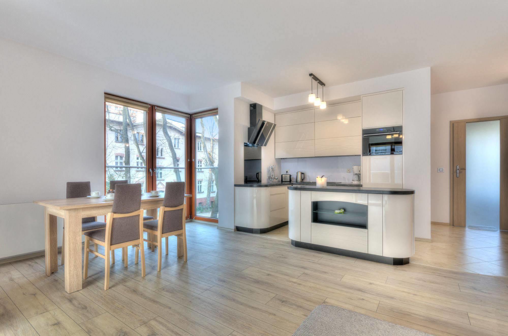 Dom & House - Apartments Sopot Kamienny Potok Bagian luar foto